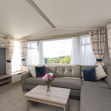 Tencreek Holiday Park Лоо Екстер'єр фото