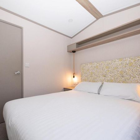 Tencreek Holiday Park Лоо Екстер'єр фото