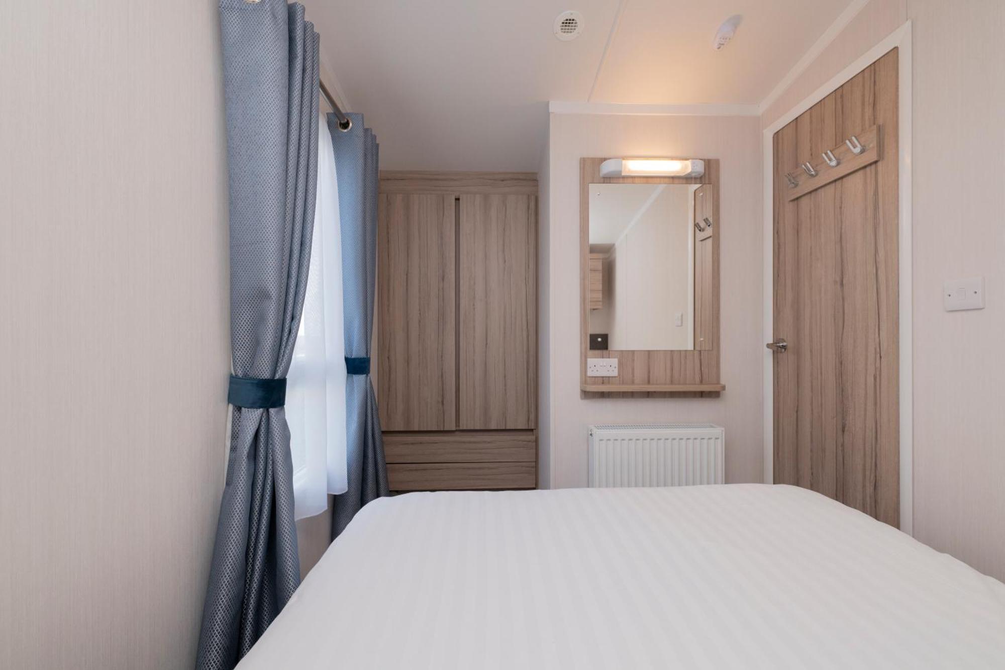 Tencreek Holiday Park Лоо Екстер'єр фото