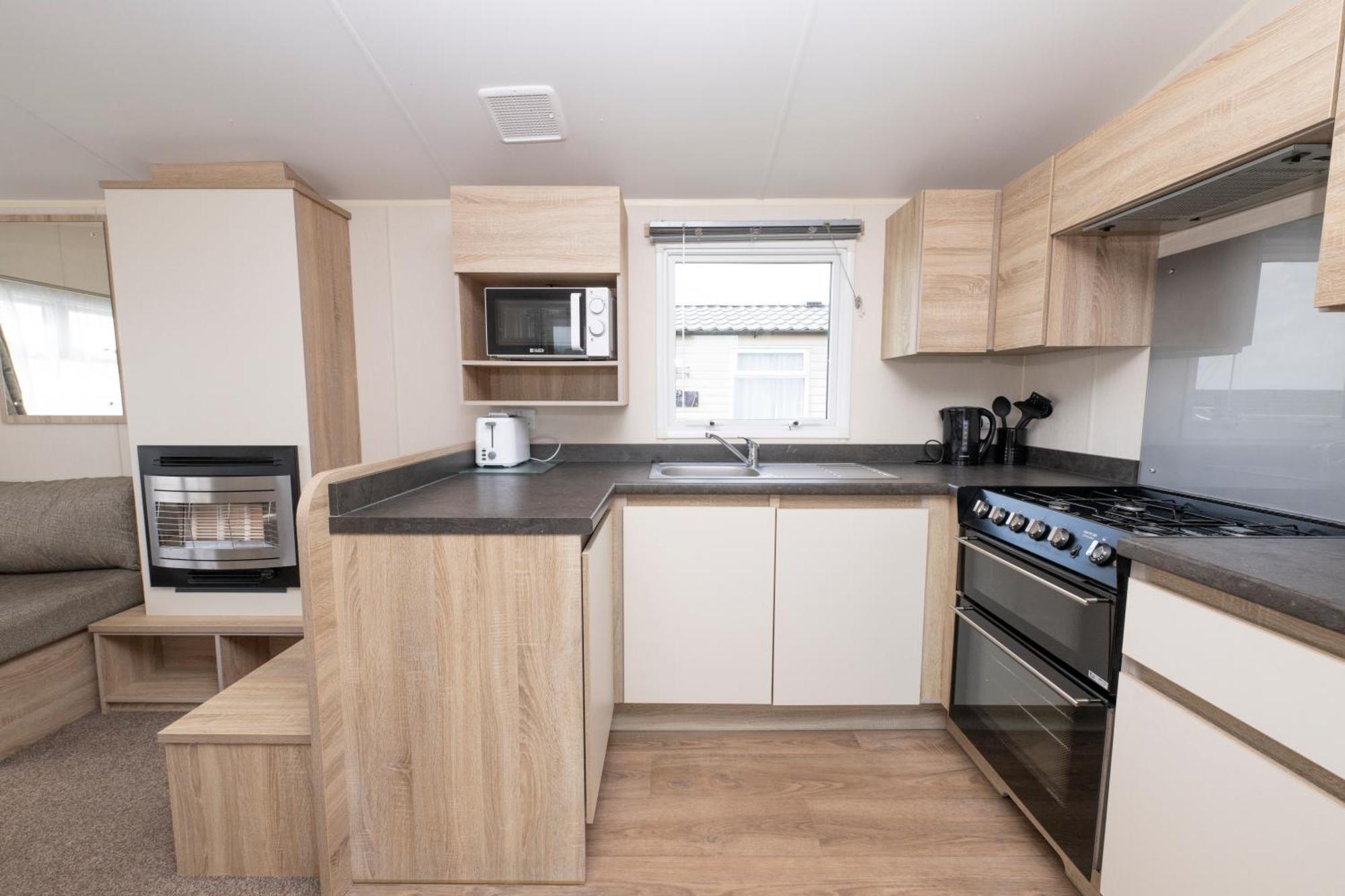 Tencreek Holiday Park Лоо Екстер'єр фото
