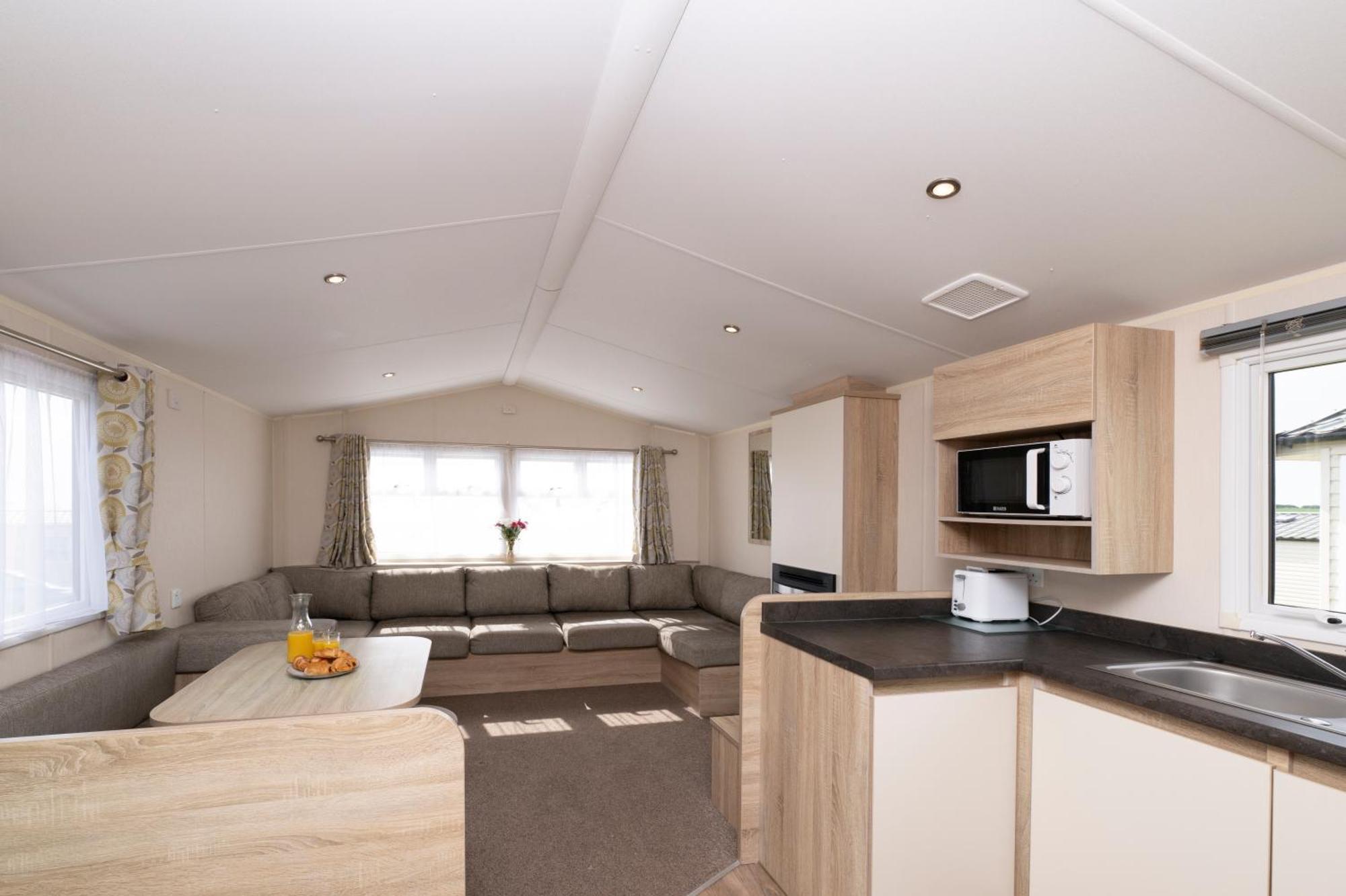 Tencreek Holiday Park Лоо Екстер'єр фото