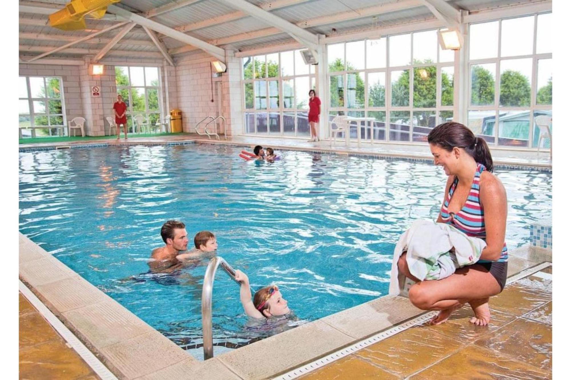 Tencreek Holiday Park Лоо Екстер'єр фото