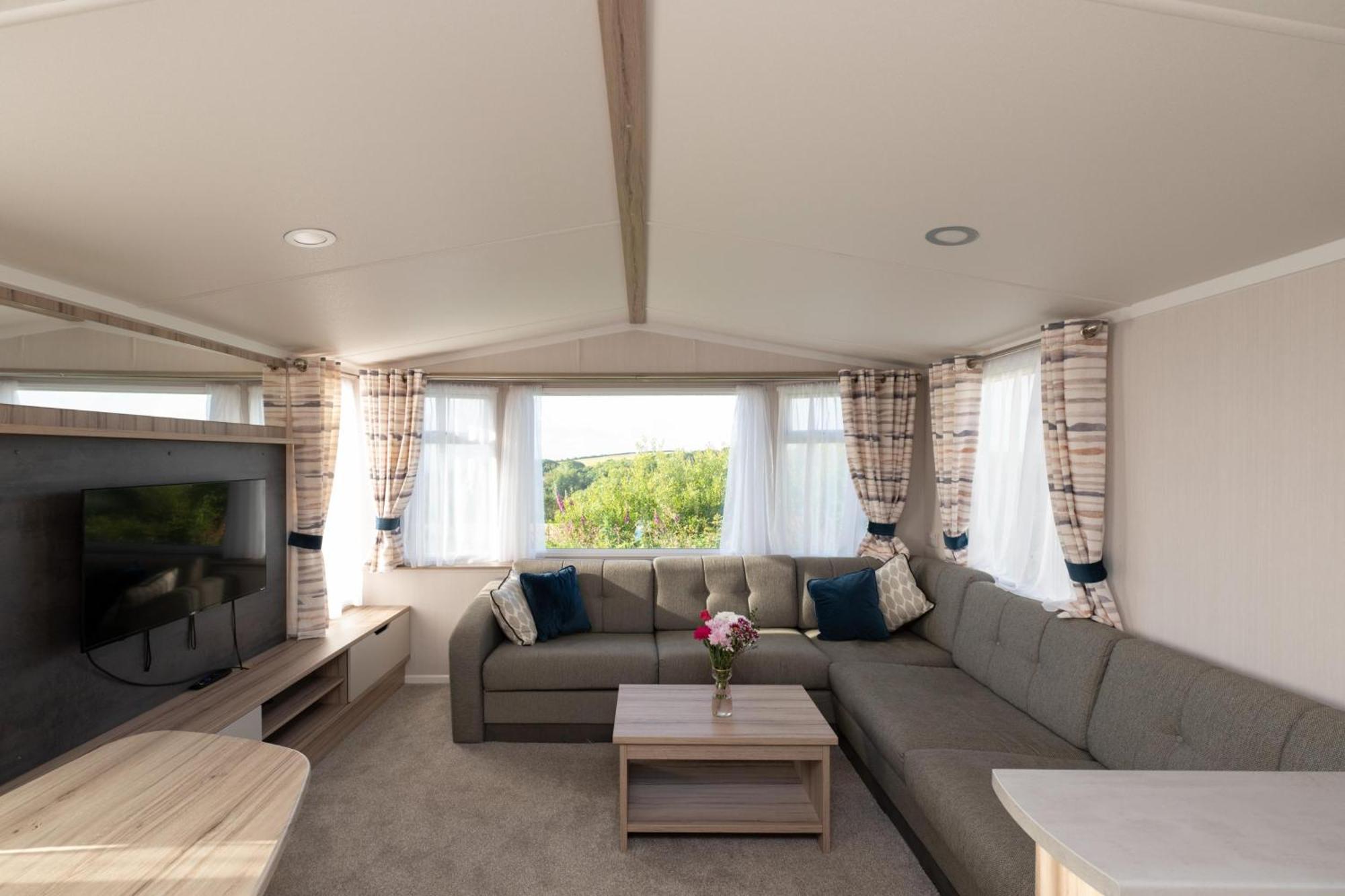 Tencreek Holiday Park Лоо Екстер'єр фото