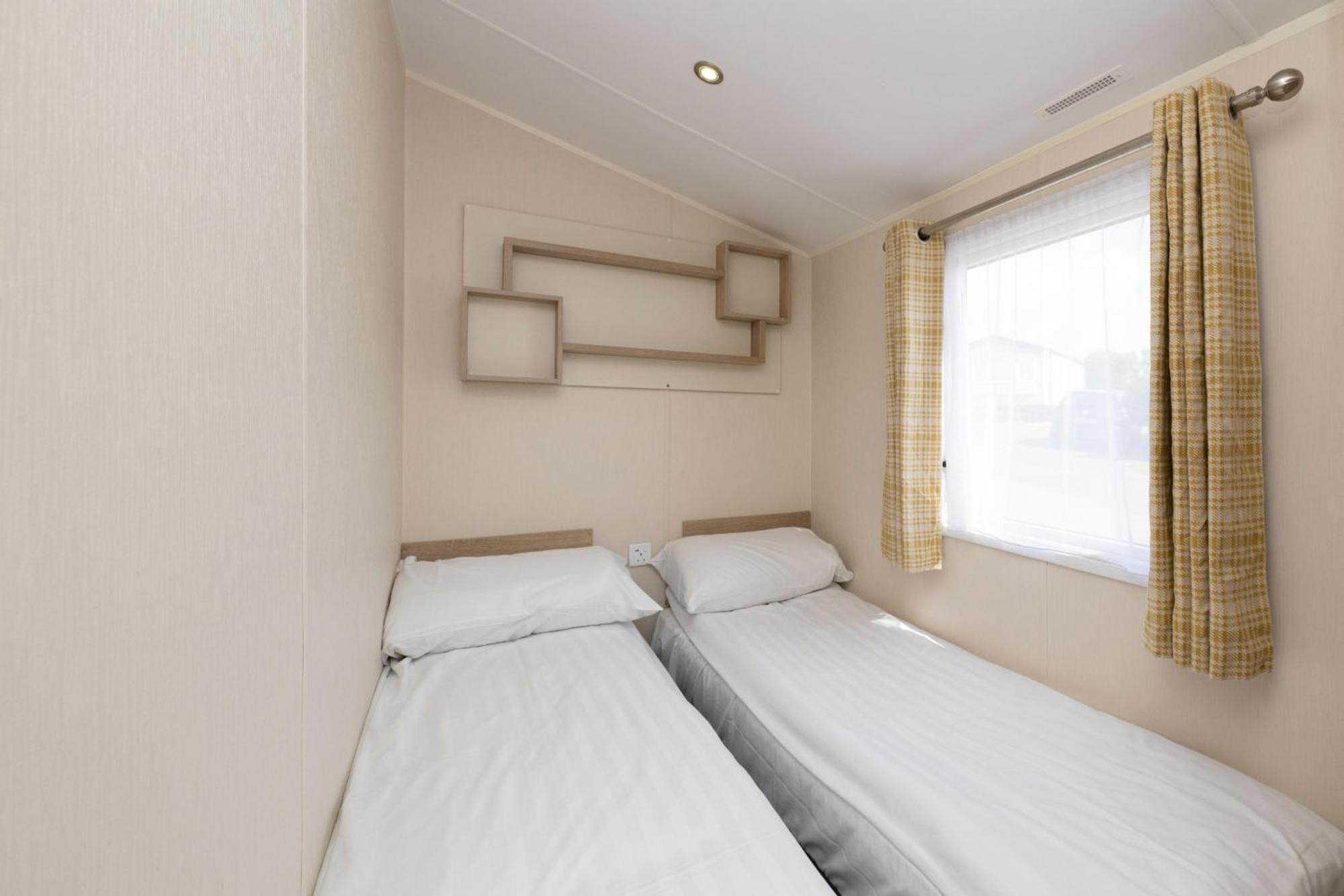 Tencreek Holiday Park Лоо Екстер'єр фото