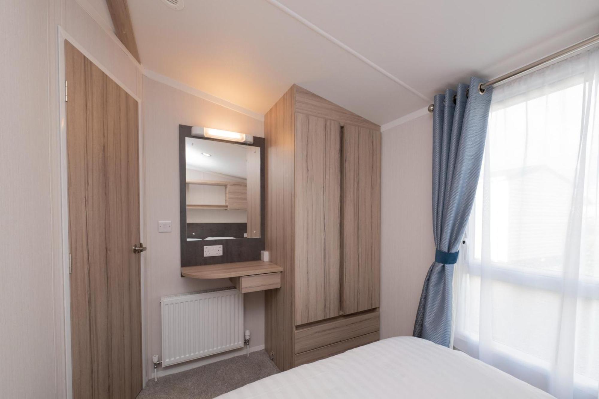 Tencreek Holiday Park Лоо Екстер'єр фото