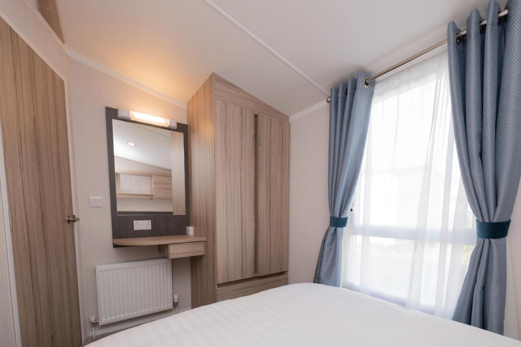 Tencreek Holiday Park Лоо Екстер'єр фото